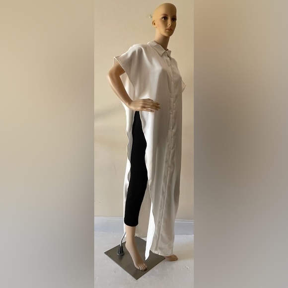 White Asymmetrical Side Slit Sleeveless Button-down Maxi Shirt Blouse - Picture 4 of 6